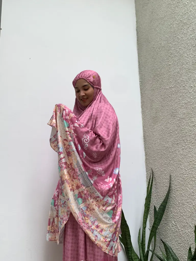 ry pink3.webp