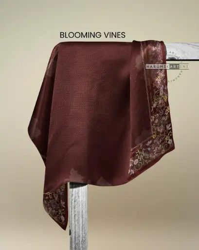 BLOOMING VINES 